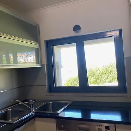 Sunset House With Seaview & Terrace By Vacationy Apartamento Leiria