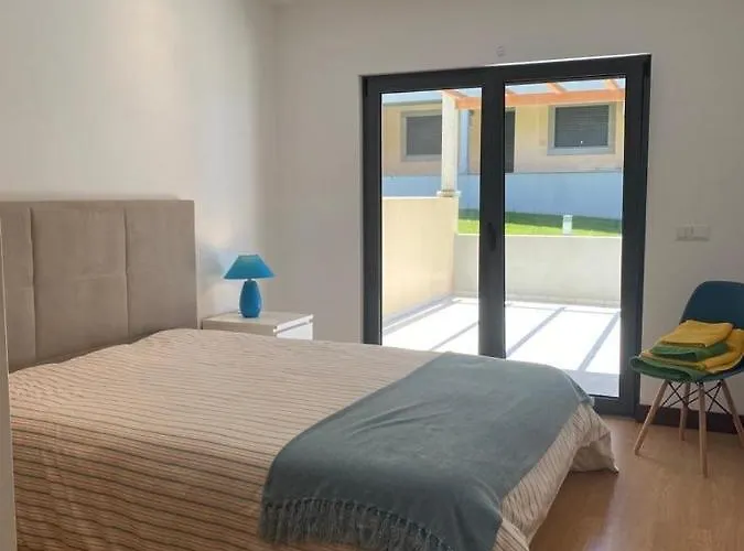 Sunset House With Seaview & Terrace By Vacationy Лейрия